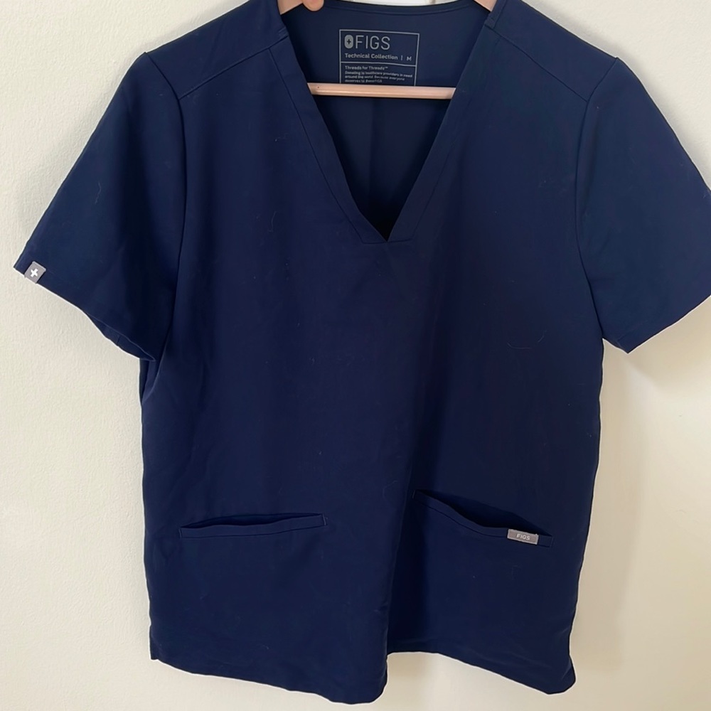 Figs Casma Medium scrub top! Only worn once or twice, just too big:)